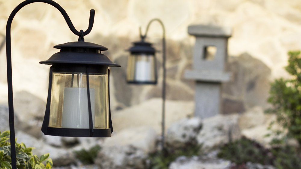 03E8023208095568-c1-photo-eclairage-solaire-jardin