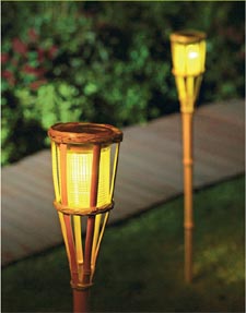 borne-solaire-bambou